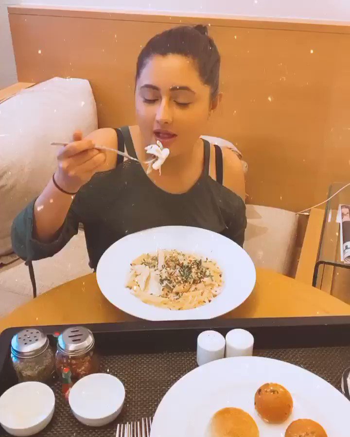 Helllloooooooooooooooo!!!! Started my day with a #Pasta #HaqHai π₯°ππ»π«..#ImBack #Stronger #Wiser #ILoveYouAll