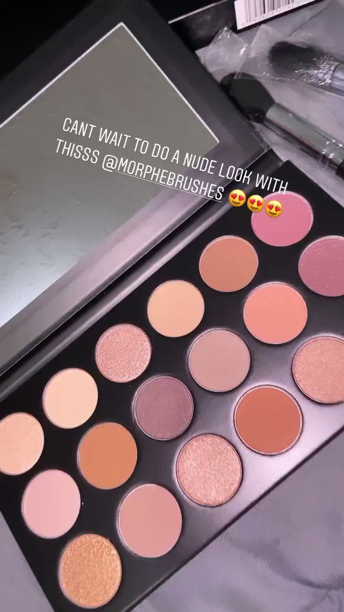 @MorpheBrushes this 18T palette omg I can’t wait to create a sleek nude look with this yesss😍😍❤️❤️ YEESSSSS!!!!!! #morphebabe #morphe