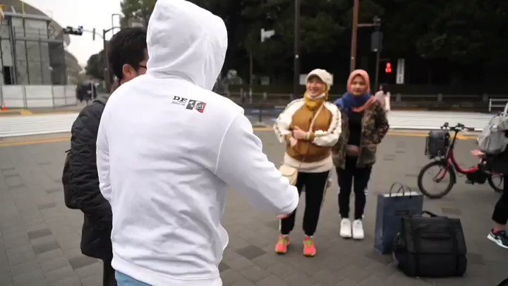 Pagi ini lari pagi bersama pelajar Indonesia di kawasan National Olympic Stadion Tokyo. Udaranya sejuk dan viewnya keren banget.Saat ini National Olympic Stadion Tokyo sedang dalam fase akhir renovasi. Rencananya di tahun ini Olimpiade 2020 akan dilaksanakan.