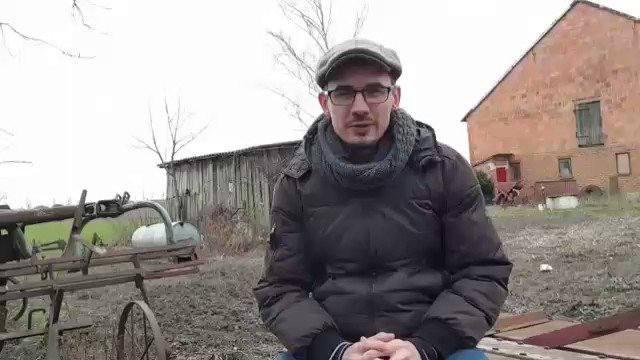 Nie wierzę😂 Fragment dla koneserów twórczości Jarosiewicza. Polski "szejk" mówi, że możemy uczestniczyć w jego projekcie a za wykonane usługi będzie odpłacone walutą wymyśloną przez niego😂 Tak, to kalka z sekciarza Pola Lechickiego. Za fragment dziękuję, anonimowo👍