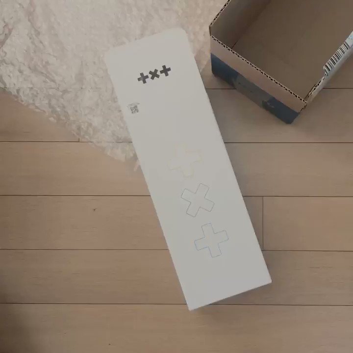 Finally we got unboxing txt lightstick 😂😂
@TXT_members @TXT_bighit