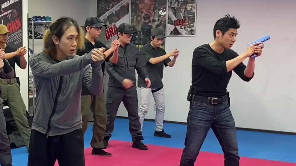 タクティカルクラス オートマチックの基本構造 扱う上での要点 体術 射撃訓練はサイトを使わないインスティンクトを徹底トレーニング コンバットシューティングには正確なトリガープルト 体軸感覚の重要性を実感 次回はホルスター パウチなどギア