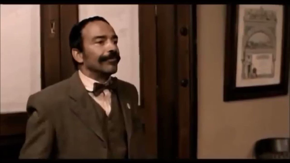 Se cumplen 20 años de “LA LEY DE HERODES” 🙌🏼🍾Repito, 20 años, y este fragmento sigue sonando TAAAAN familiar. ¡Que vivan Estrada, Alcázar y Armendáriz!
