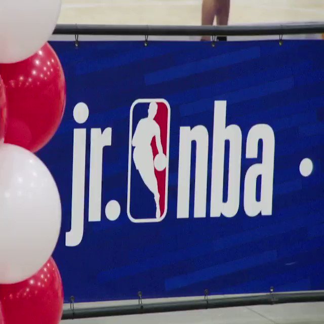 Throughout @NBAAllStar, @NBA & @WNBA players and legends were out in full force supporting thousands of youth and more than 40 community-based organizations across the Chicago community! ππ β€οΈ
#NBACaresAS20 #NBAAllStar