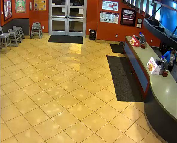 MUST-SEE VID: A married couple spent their date night thwarting a robber at Raising Cane's in the Highlands. Guess that's what you do when you're both cops! https://www.wlky.com/article/raising-cane-s-robbery/30983327 …