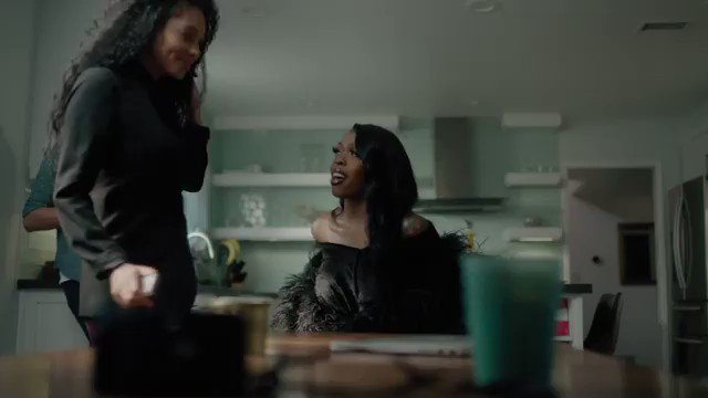 You said you’d never Betray me for No other Girls 🔥🔥 @Official_Tink
“CUT IT OUT” official Video THURSDAY @ 11 ct 🌹🌹🌹
#HOPELESSROMANTIC
