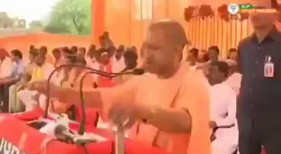 अत्यंत शर्मनाक!!! #YogiAdityanathबीटीसी के छात्रो से मुख्यमंत्री आदित्यनाथ का लहजा देखें।“बैनर नीचे कर दो, नहीं तो हमेशा के लिए बेरोजगार रह जाओगे, हटाओ उसको.., ऐसे को पहले बाहर कर दिया करो” @myogiadityanath:तानाशाह, क्या इसीलिए वोट दिया था इन्हें!!!