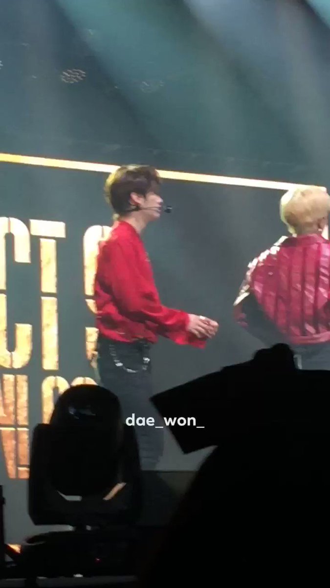 021320 Lee Know Focus + HyunjinMinho dancing cutely + rolling up his sleeves//I’m weak for his arms TT-#SKZUNLOCKinUSA #SKZUNLOCKinSJ #straykids #hyunjin #leeknow #리노 #현진 #스트레이키즈 @Stray_Kids #리노는기여어