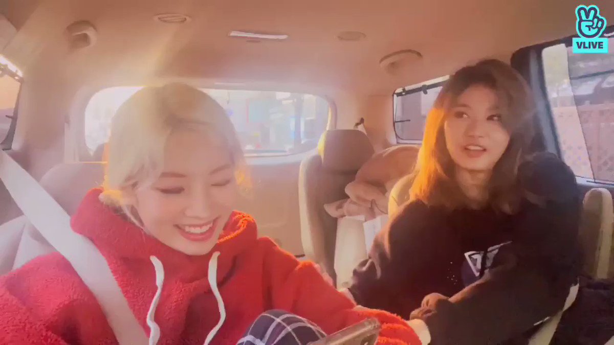 S: (Ari) feels really similar to Dahyunie. It's so interesting, how can they feel so similar?S: You lost weight didn't you?D: Me? I've the sameS: Really? I guess I have't touched you much lately...I'll just touch you more!!! ...Satang...what...🤯🤯🤯