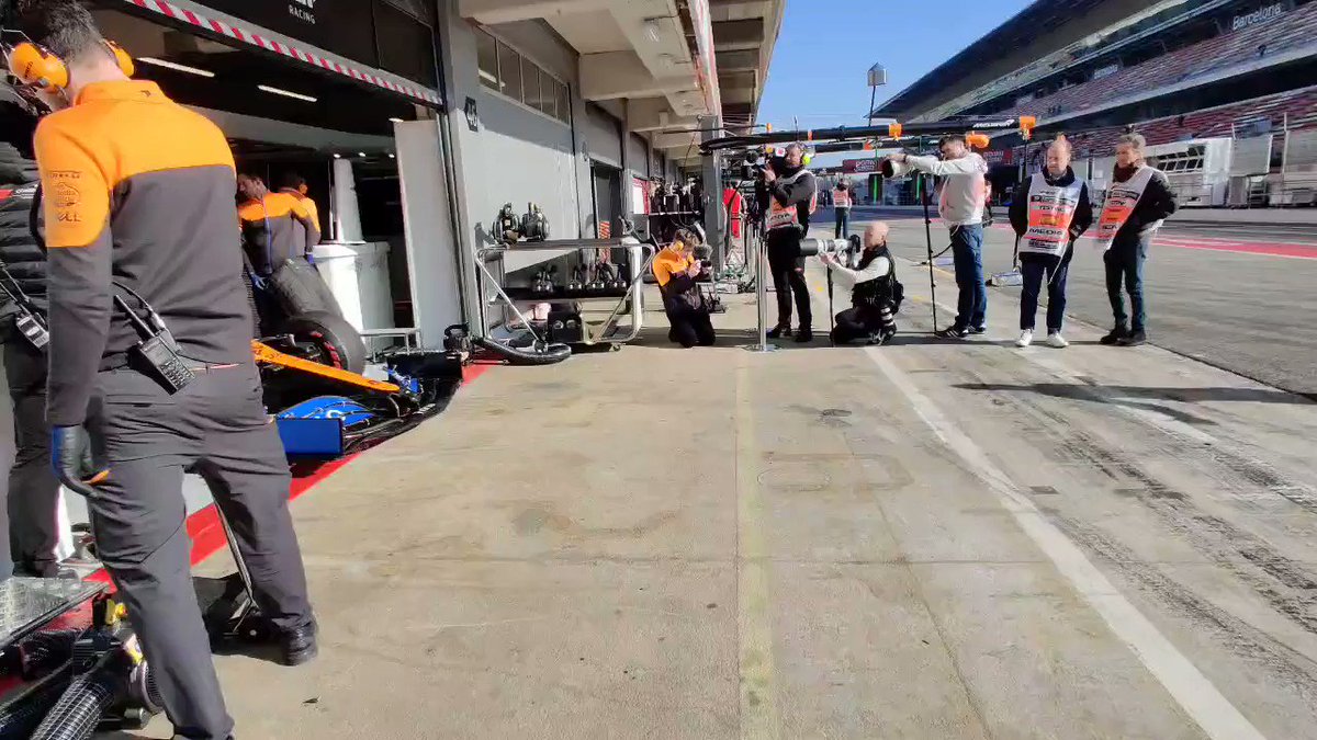 Another fresh and sunny morning in Barcelona as we add some laps to the board. βοΈ
#F1Testing #MCL35