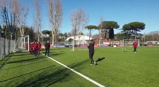 🐺 Ecco come abbiamo accolto la nostra Primavera finalista nella #ViareggioWomensCup 👏
#ASRomaFemminile
