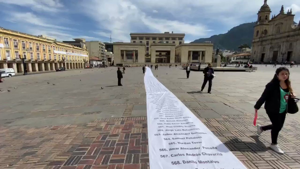 El Vídeo más triste.Ud o yo pudimos ser uno de ellos. Casi 800 líderes sociales asesinados desde la firma del Acuerdo, 300 en la era Duque. Por el milagro de estar vivos en un país donde la derecha desprecia la vida, #paroNacional