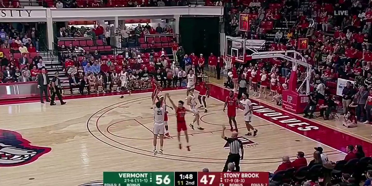 Everett Duncan. Back-to-back-to-back 👌#AEHoops | @UVMmbb 📺 ESPNU