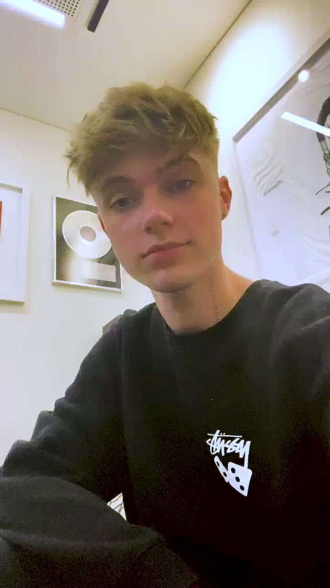 Sing along to ME BECAUSE OF YOU with @AppleMusic time synced lyrics! 🎤https://apple.co/2VgEdsl