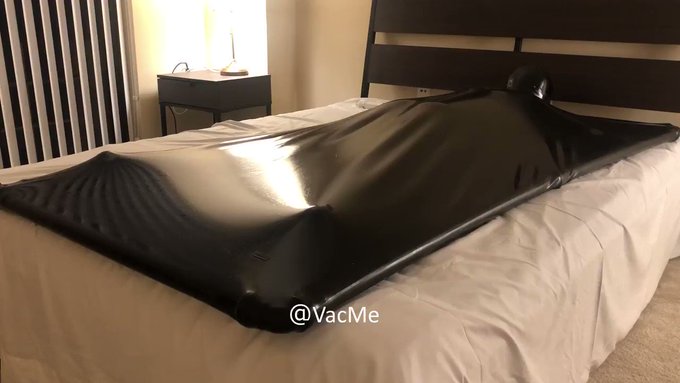 Ready for spank!!
vacbed solo
#latex #vacbed #vacuumbed #バキュームベッド #bondage #真空床 #胶衣 https://t.co/Zkh