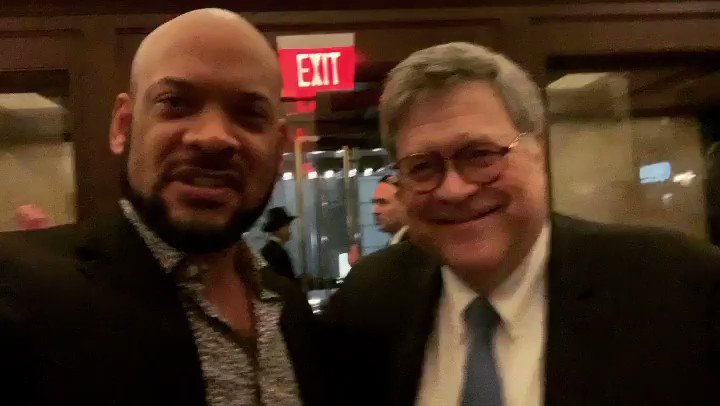 Look at who I ran into last night!
And @AGwilliamBarr watches my show?
Are you kidding me!!! 🙌🏽🇺🇸💪🏽
@realDonaldTrump