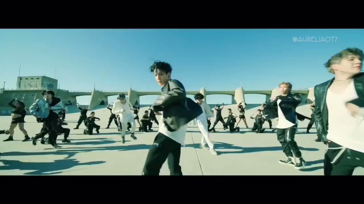 의 미디어: RT @taetaction: watch this video !!
https://t.co/AV1I2pbWmE 의 미디어: RT @taetaction: watch this video !!
https://t.co/AV1I2pbWmE