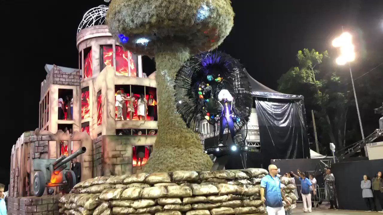 2020年もブラジルでカーニバルが開催 原爆ドームを模した山車も / X