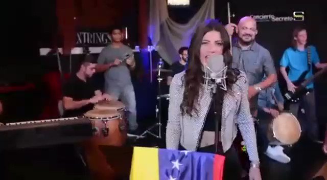 Mσяεllα Bσяjαѕ on Twitter: "Versión de la canción Don't stop 'til you get enough de Michael Jackson, con arreglos musicales para instrumentos de gaita, Maria Virginia Caldera, venezolana residenciada en Nueva York... ¡