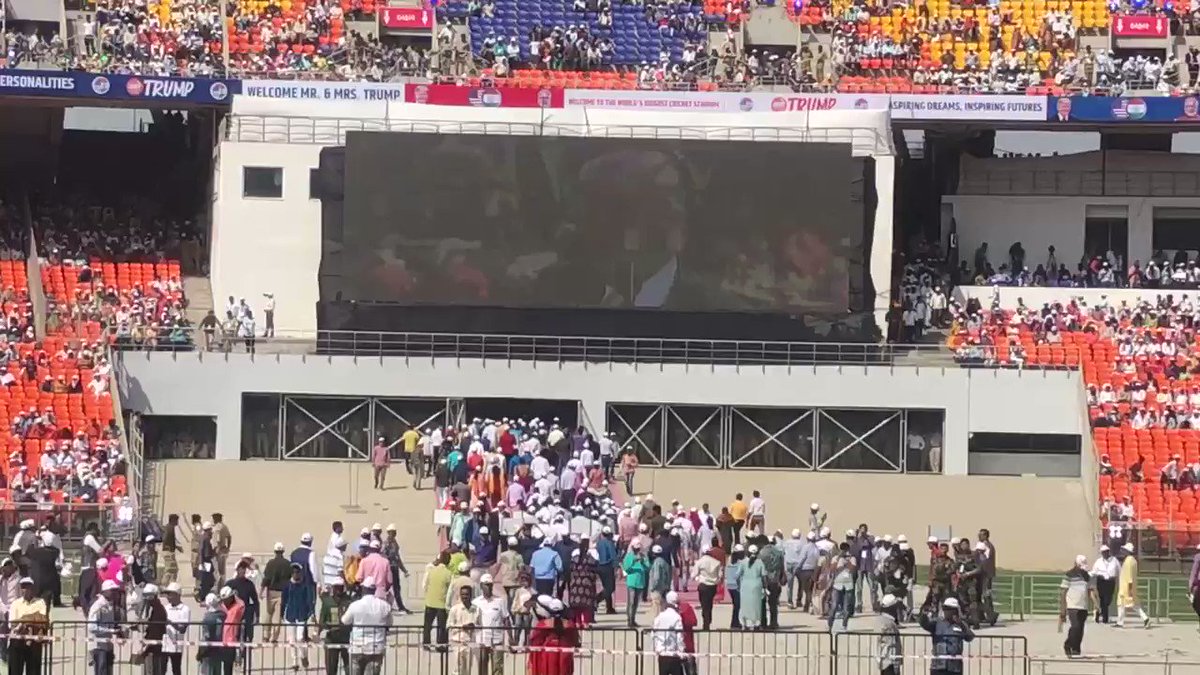 Scott Dworkin (@funder) on Twitter photo 24/02/2020 18:46:21 Sad to see all these people leaving while Trump rambles on in India. Sad to see all these people leaving while Trump rambles on in India.