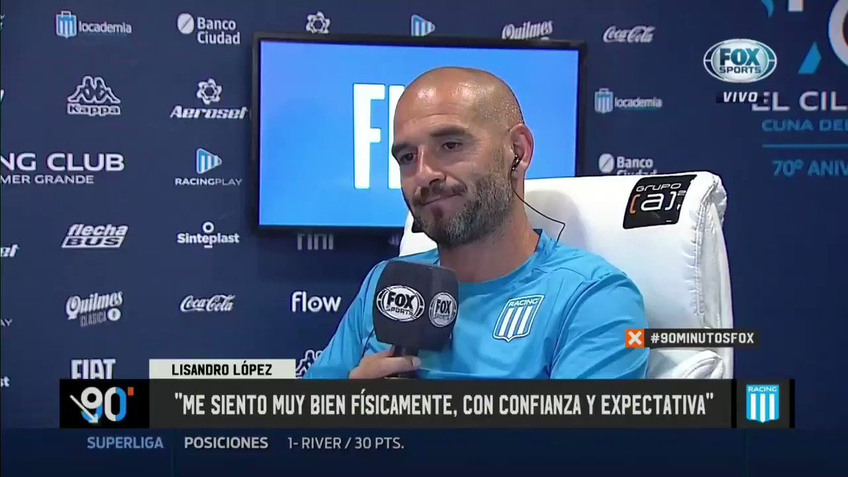 Lisandro López: "En Argentina sólo juego en #Racing. Cuanto más desapercibido pase mi retiro, mejor. Vine en silencio y me voy en silencio".@FOXSportsArg . Este tipo la tiene clara. En la cancha y en la vida. Así le va.