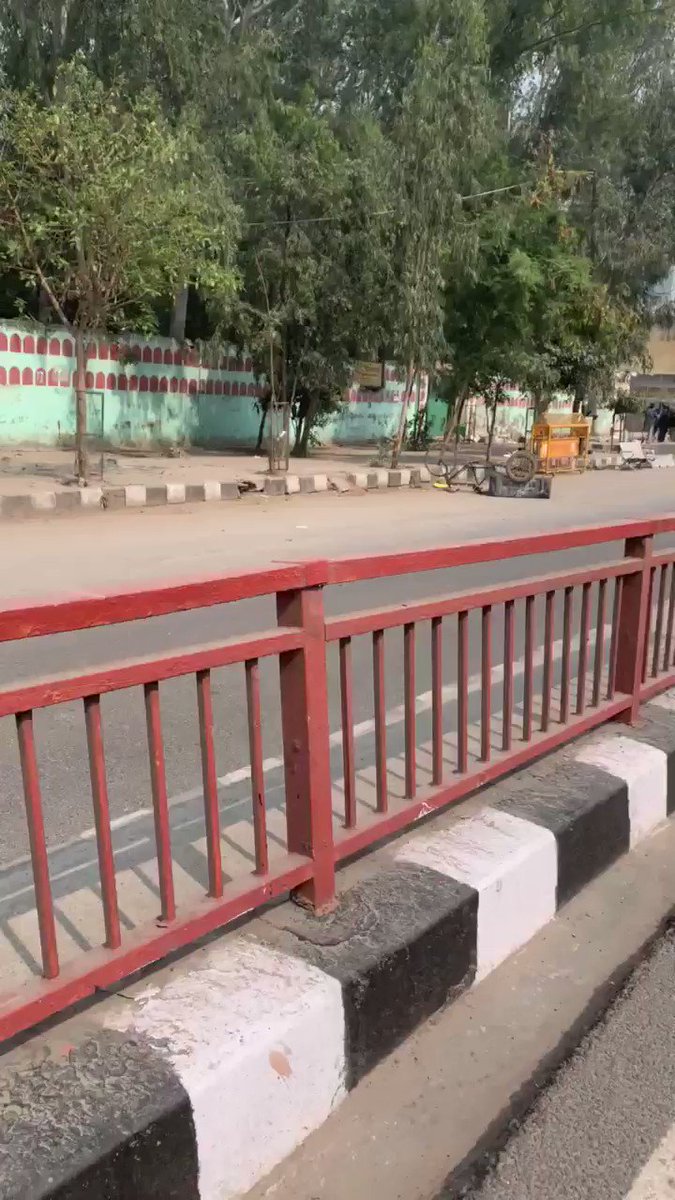 What did we shoot before we were attacked ?
Look at the video yourself !
The mob threatened us not to report this, here is the video... we will not be bogged down.
PS: Listen to the slogans being chanted by the mob which is vandalising this building.
#StandUpAgainstViolence
