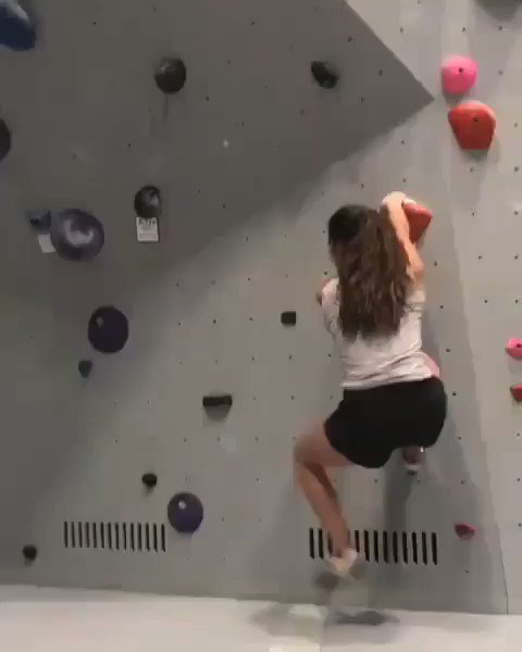 Great video of US climber @brookeclimbs... amazing content! 🧗🏼♀️🤩
. . .
#Repost - It’s rope season now! Does this count as endurance training?
🎥: @sienna_kopf .
#MyFanSpace #MFS #doyouclimb #climbingismypassion #timetoclimb #climbing_is_my_passion #climblikeagirl #rockclimber