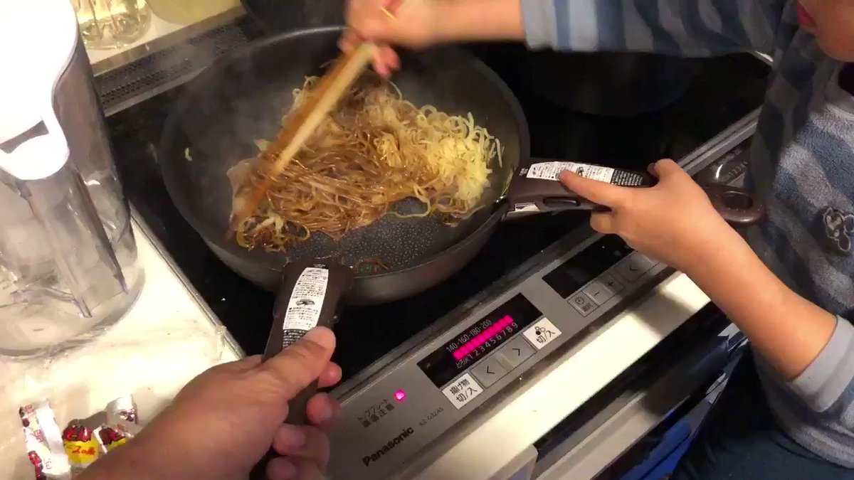 Oh~ナイスアイデア！これなら小さい子供と料理する時に安心かも！？