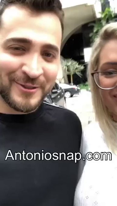 اليوم وصلت البرازيل و شفتها لصديقتي الحلوة و قالتلي ابي اعرفك على صديقتي جسمها رياضي جميل و اجو يمي و