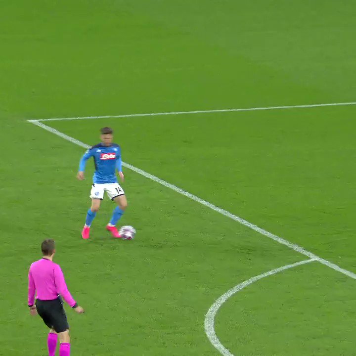 Magical Mertens 🎩Dries Mertens sprinkles some magic on the #UCL ✨Recreate the goal and share your best efforts using #PS4share#UCL #PlayStationFC @PlayStationEU
