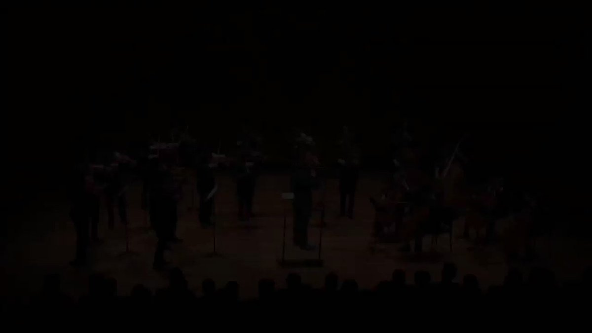 ¿Ya tienes plan para la noche de este jueves? Asiste al concierto de la @filarmonibogotaJuvenil de Cámara a cargo del director Leonardo Hoyos. ¡No te pierdas este gran espectáculo! https://filarmonicabogota.gov.co/eventos/orquesta-filarmonica-juvenil-de-camara-leonardo-federico-hoyos-%c2%b7-director-%c2%b7-colombia/ …