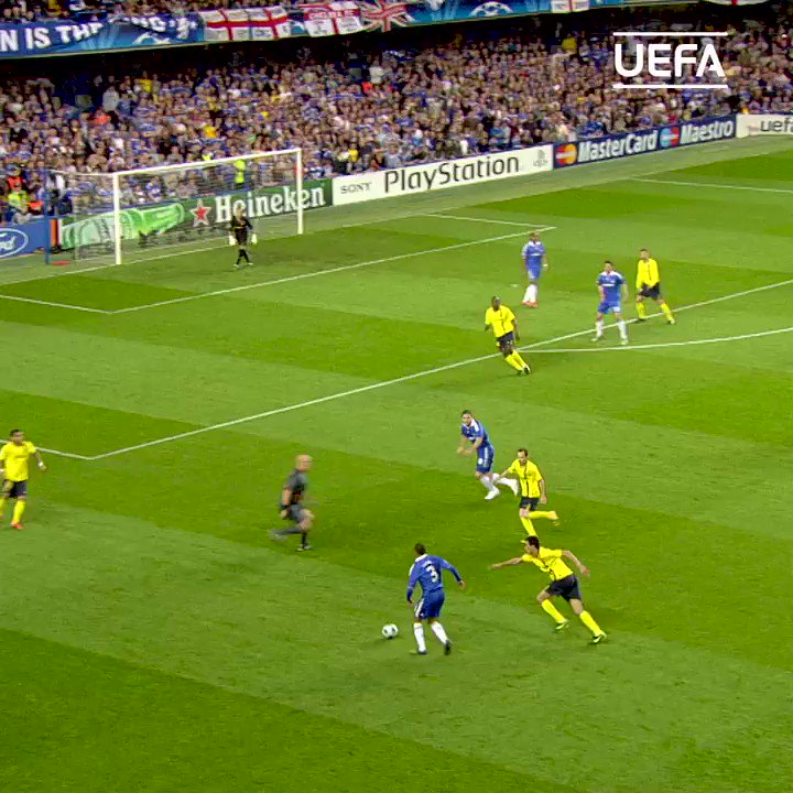 😎 Next up...🔵 Michael Essien's first-time volley!#UCL | #FlashbackFriday | @ChelseaFC
