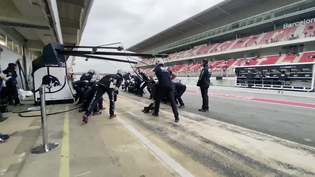 Nice pitstop👌 but a slow(mo) getaway 💨
#AlphaTauri #F1 @kvyatofficial