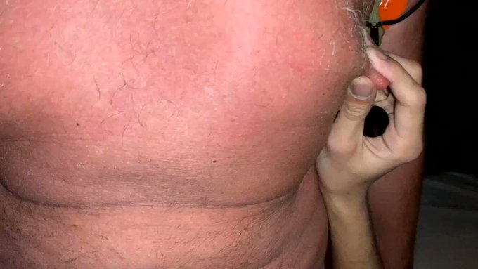 Decided to end the month of love by milking this hot elderly at the bathhouse. Love serving men of all