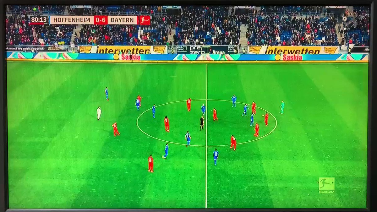 るい ホッフェンハイムvsバイエルン 試合中なのに凄いことになってる るい ホッフェンハイムvsバイエルン 試合中なのに凄いことになってる