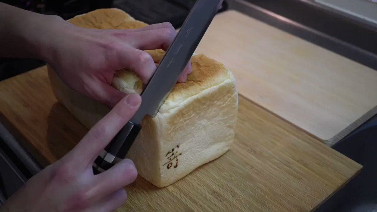 これぞ神業！世界一薄いサンドイッチを見よ！