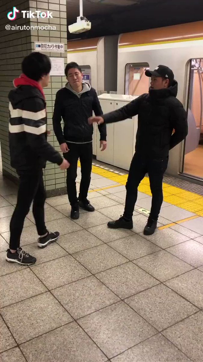 終電に乗ろうとした結果？なぜか全力で食い止められたwww