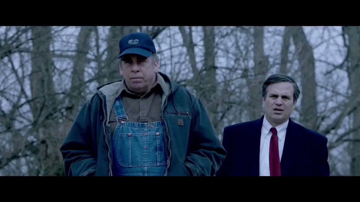 La verdad tiene a un hombre adentro que arriesgará todo por exponer la verdad. #ElPrecioDeLaVerdad. 😰 Estreno: 12 de marzo. 🎬 https://t.co/0DR85th25e
