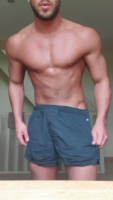 Grrrr mmmmh🥵🥵🥵👅👅👅 tr&egrave;s actif ,1 publi par jour actuellement en + d'une promotion 🤑🤑 https://t.co/6Wcw5k5Pcy