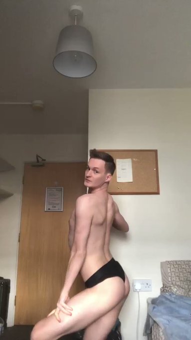 Happy Friday ? https://t.co/KVM4UxJwwJ