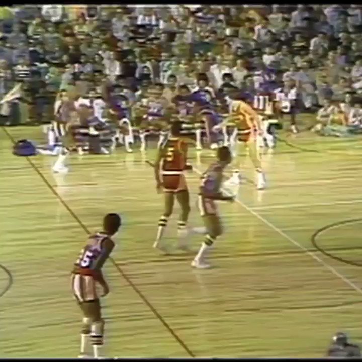 As one of the truly magical dribblers & shooters in basketball history, Curly Neal did it all during his 22 seasons with the #HarlemGlobetrotters! Curly’s skills, personality, and passion for the sport of basketball can still be seen in the way we play today! 🏀#fbf #basketball