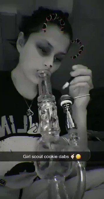 A #cloverglass rig and my @GalaxyEnails is all I need to stay sane during this #pandemic! Maybe some<a href="/tag/cloverglass"class="tags">#cloverglass</a><a class="tags" target="_blank" title="On Twitter" href="/?out=eyJ0eXAiOiJKV1QiLCJhbGciOiJIUzUxMiJ9.eyJpYXQiOjE3MjU4NDAzNDUsImlzcyI6InR3cG9ybnN0YXJzLmNvbSIsIm5iZiI6MTcyNTg0MDM0NSwiZXhwIjoxNzU3Mzc2MzQ1LCJyZWRpcmVjdF91cmwiOiJodHRwczovL3R3aXR0ZXIuY29tL0dhbGF4eUVuYWlscyJ9.4db5I4rbaT0IN0KLjzN5es8Oui3mCXtBuhOJK-g3c_sXw374fWEdikiDHuL4nCw2fZnilMD3NdHJbDEVdgIokQ">@GalaxyEnails</a><a href="/tag/bored"class="tags"><span>#bored</span></a><a href="/tag/kikme"class="tags"><span>#kikme</span></a><a href="/tag/cannabiscommunity"class="tags"><span>#cannabiscommunity</span></a><a href="/tag/stonergirl"class="tags"><span>#stonergirl</span></a><a href="/tag/pandemic"class="tags"><span>#pandemic</span></a>
