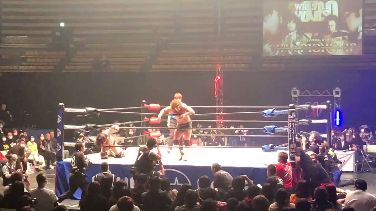Wrestle 1 大田区総合体育館で大会を行うも新型コロナウィルスの影響で客席の間隔も空いてしまう Togetter