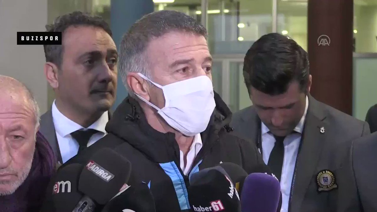 Ahmet Ağaoğlu: ''Öyle 1-2 kulübün ligler tatil edilsin demesi falan... Niye tatil edilsin? İki gün öncesine kadar gündemde böyle bir şey yokken, 3 gün içerisinde liglerin tamamen tatil edilmesi için doğan sebepler neler? Demek ki birileri bir şey bekliyor.'' https://t.co/bjRKSB01i6