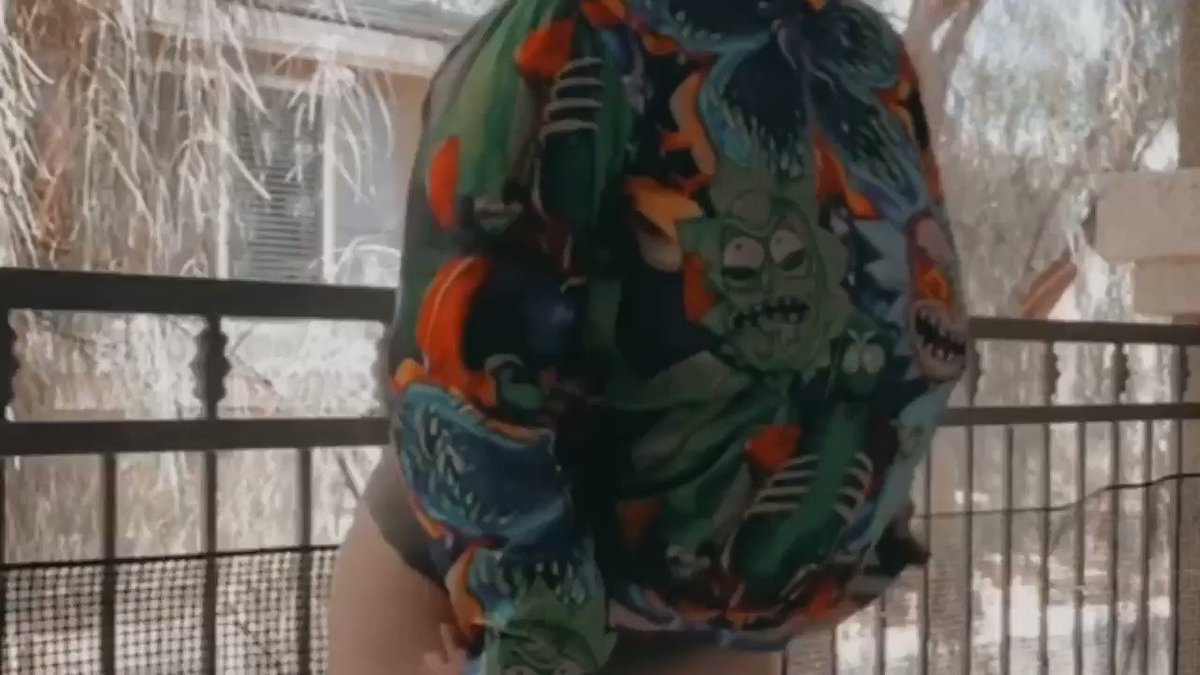 Model - Vee Snow masturbation