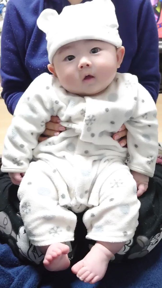 ニコニコと笑っている赤ちゃん その後何かにびっくりしたリアクションが面白ろすぎる 話題の画像プラス ニコニコと笑っている赤ちゃん その後何かにびっくりしたリアクションが面白ろすぎる 話題の画像プラス
