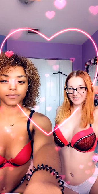 Dick rating! $10/min for both of us to tell u what we really think about your dick 😍😘 make it a good