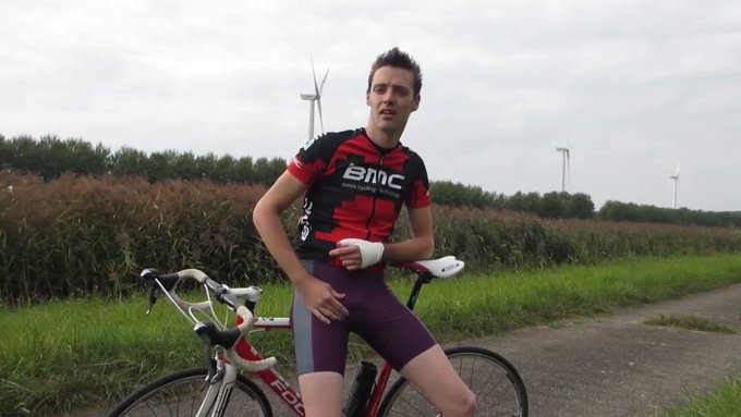 Horny Cyclist Cums Through His Shorts??
@xxx_men_pt @brotheragensbr @purelygayporn @ShabazzFan @BigStrongArms