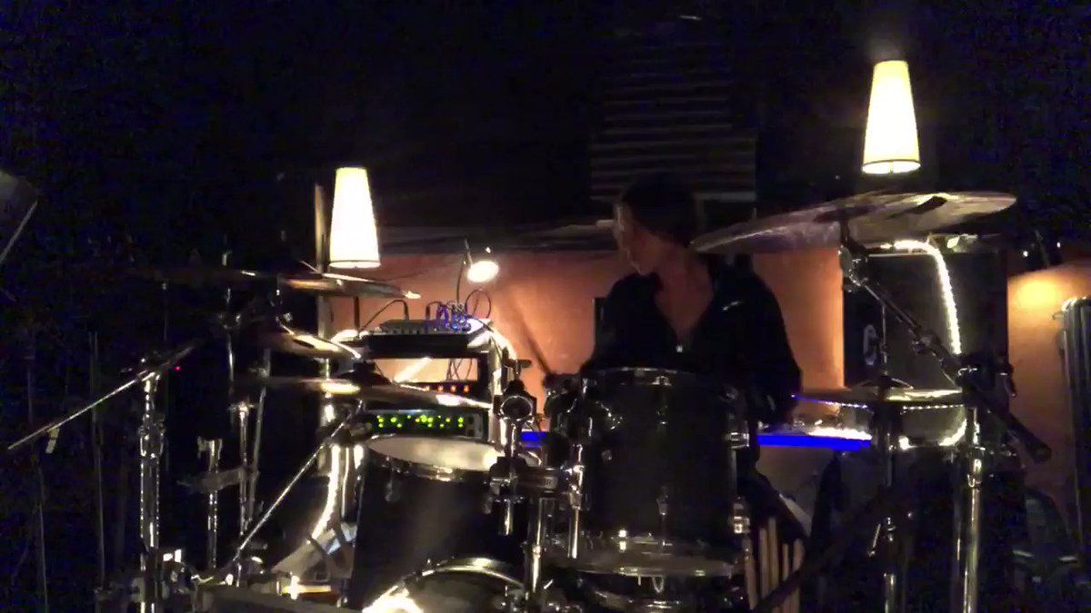 Model - Felicity Feline brunette