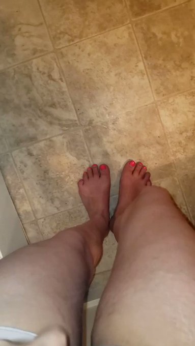 JuliaMarie Pees ♡$3 Onlyfans♡’s pics and videos